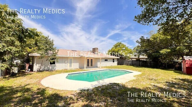 Building Photo - 1073 Leeward Dr