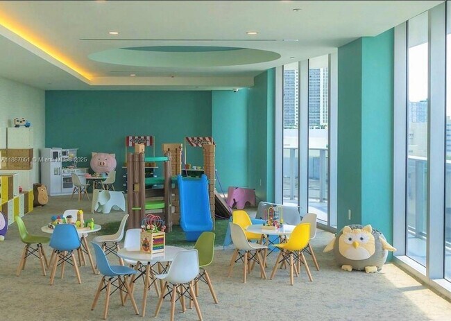 Building Photo - 488 NE 18th St