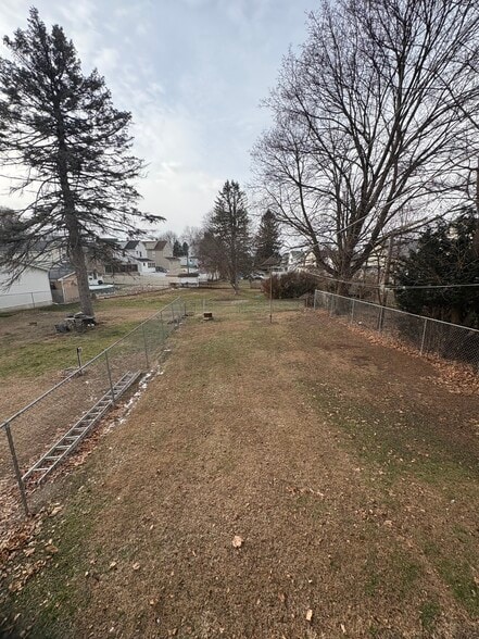 Building Photo - 23 Saint David St