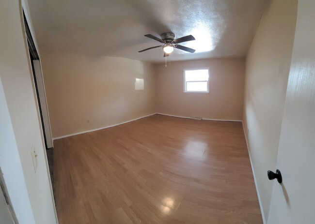 Building Photo - 2026 S Barcliff Ave