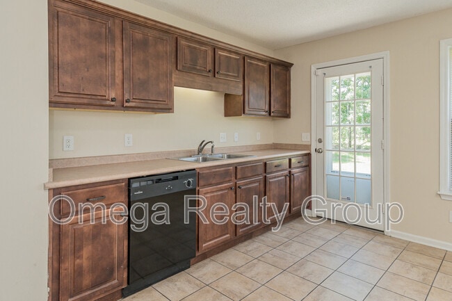 Building Photo - 13865 Roanoke Dr