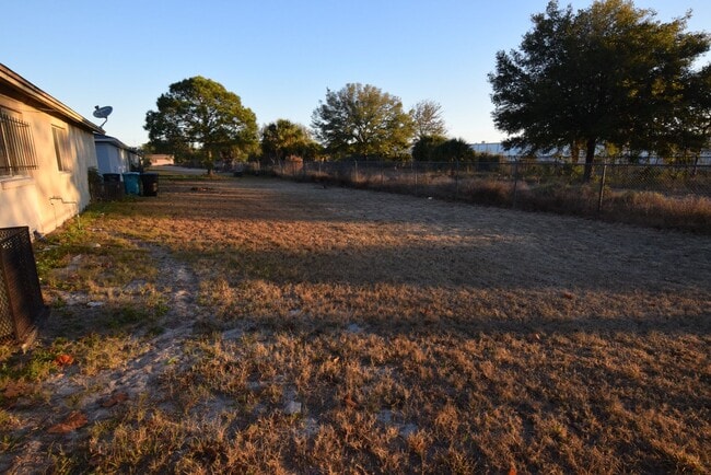 Building Photo - 3115 Split Willow Dr