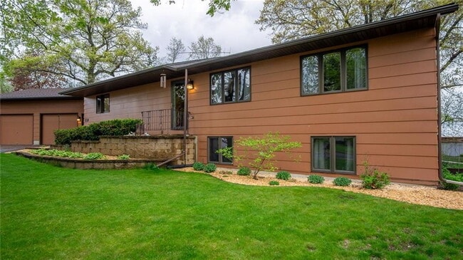 Building Photo - Spacious 4-Bedroom Home with Fenced Yard, ...