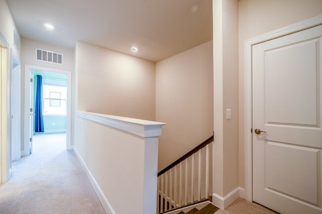 Building Photo - Modern Kincora Townhome-Style Condo | 3 Bedrooms | EV Charging | Backing to 165 Acres of Conserva...