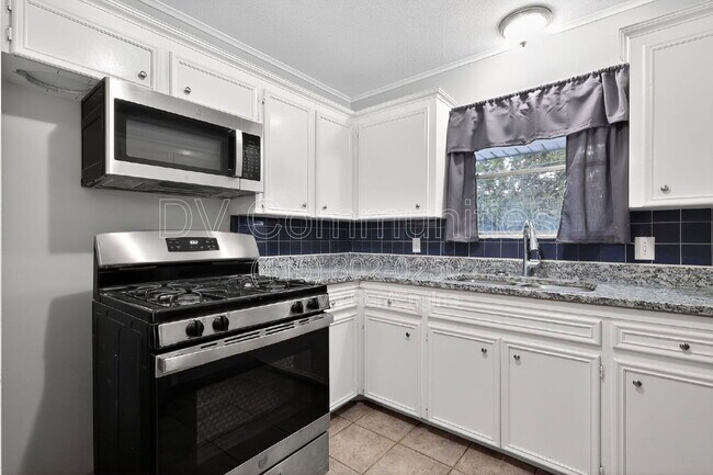 Building Photo - 3828 Avenue N