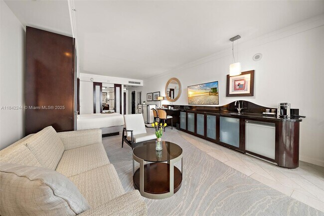 Building Photo - 4391 Collins Ave