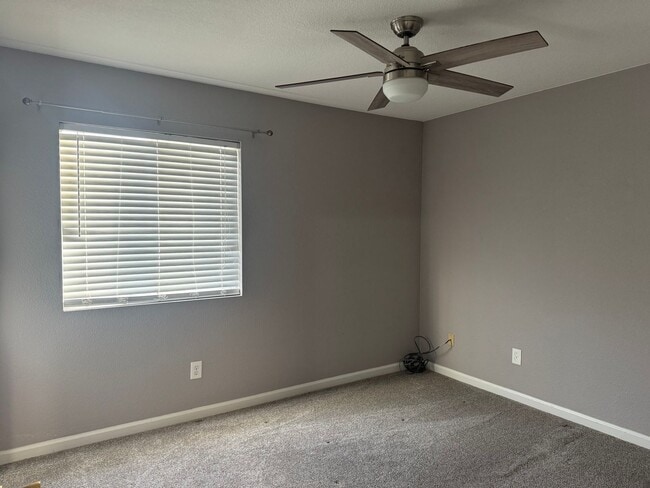 Building Photo - 245 Rambler Rose Ln