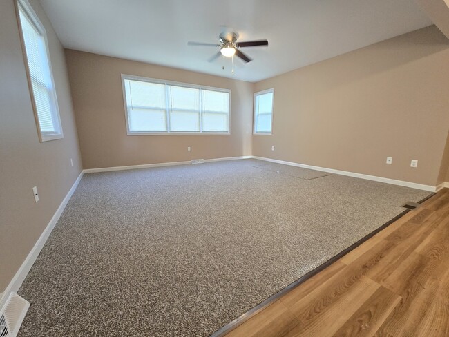Building Photo - 1417 Bayview Ln