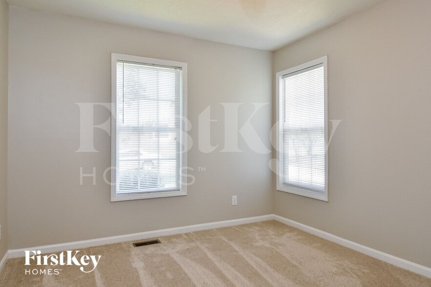 Building Photo - 7121 Taunton Dr