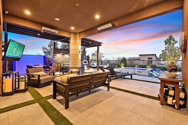 Building Photo - 6690 Interstellar St