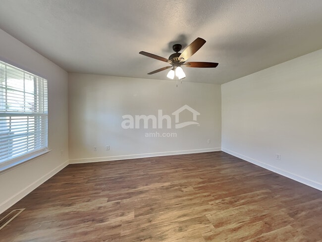 Building Photo - 645 Smoky Mountains Dr