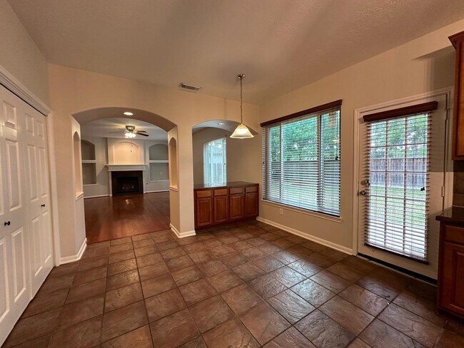 Building Photo - 9210 Memorial Grove Dr