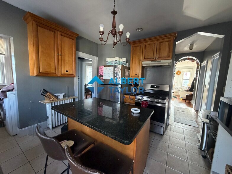 Kitchen - 45 Cherokee St