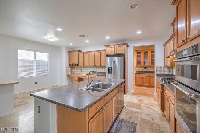 Building Photo - 10227 Sunset Gardens Dr