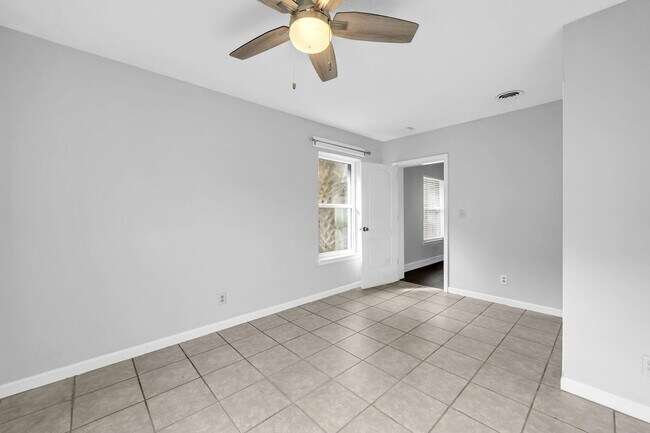 Building Photo - 358 Kepner Dr NE