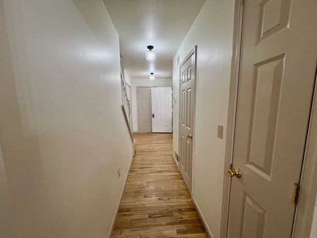 Building Photo - Townhome in a Great Community! 3bd/2.5ba