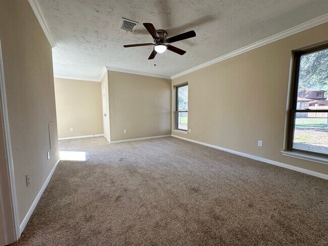 Building Photo - 1606 Stone Lake Dr
