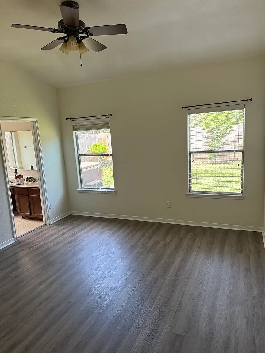 Building Photo - 23722 N Newport Bnd