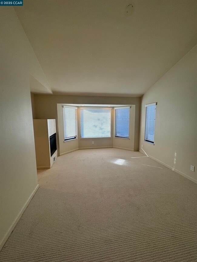 Building Photo - 87 Starview Dr