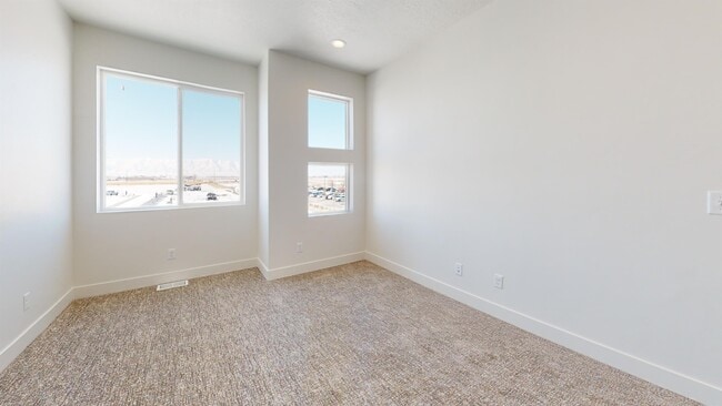 Building Photo - 547 W 1810 N