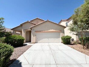 Building Photo - Beautiful single one-story home