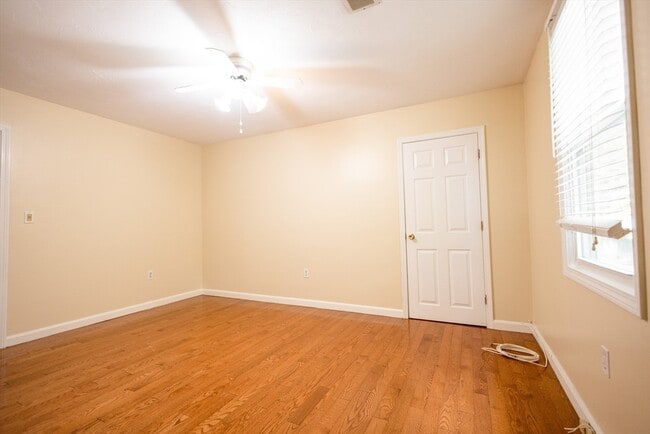 Building Photo - 5337 Washington St