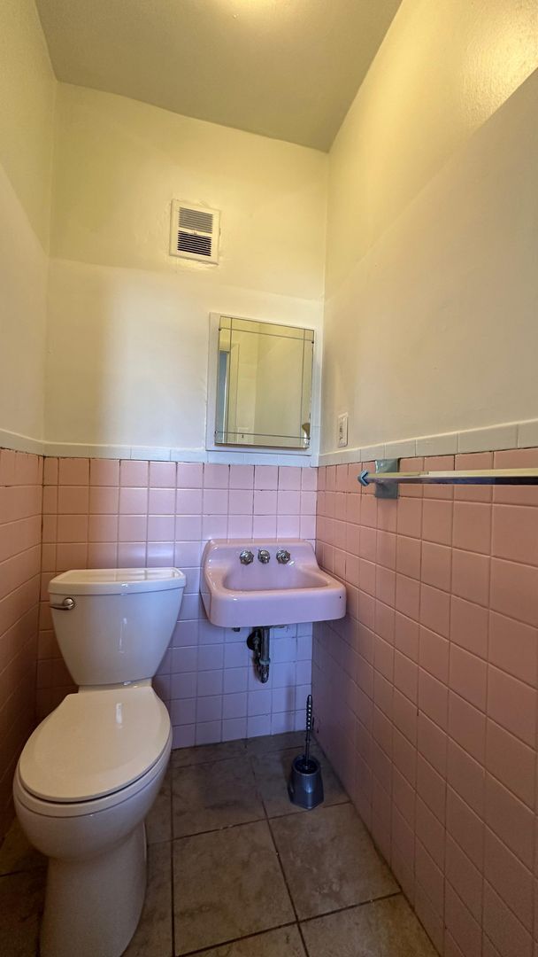 Building Photo - Front Porch Row - Olney