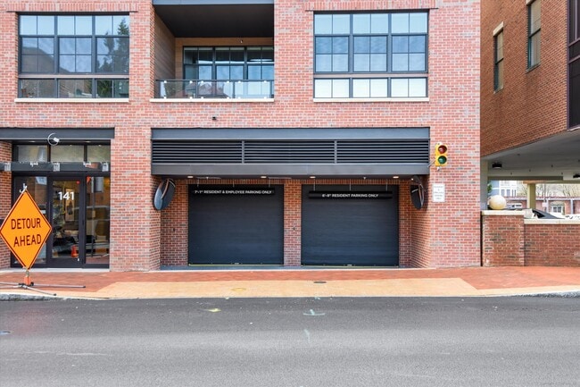 Building Photo - 141 West St