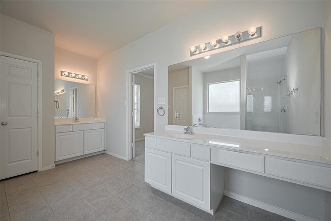 Building Photo - 21627 Cozy Hollow Ln