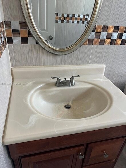 Building Photo - 6805 NW 75th St