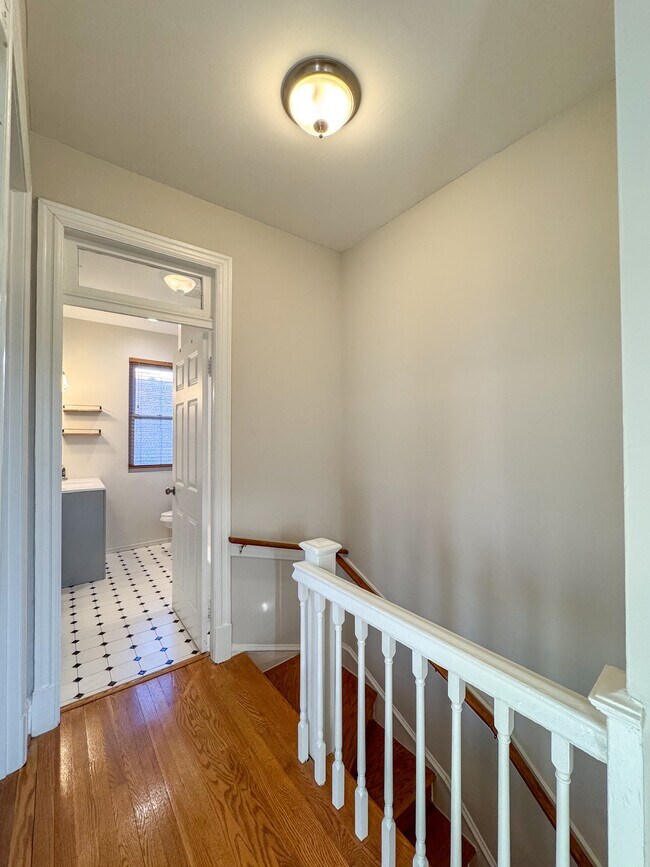 Building Photo - 1013 9th St NE