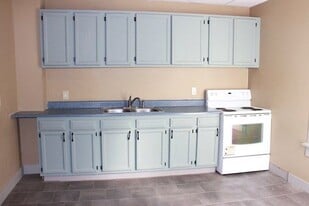 Building Photo - 283 W 5th St