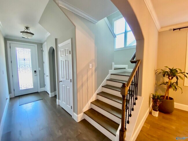 Building Photo - 1111 Pegasus Dr NW