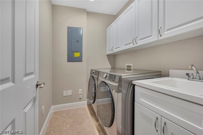Building Photo - 27035 Serrano Way