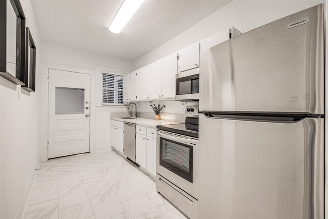 Building Photo - 605 Bomar St