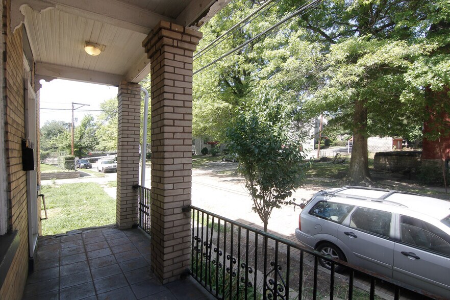 Building Photo - 618 West St