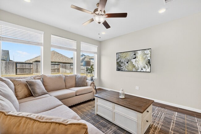 Building Photo - 2626 Lemonwood Ln