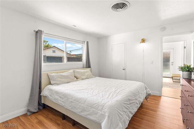 Building Photo - 1531 Commanche Dr