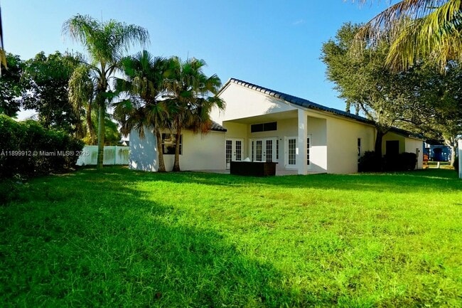 Building Photo - 658 Stanton Dr