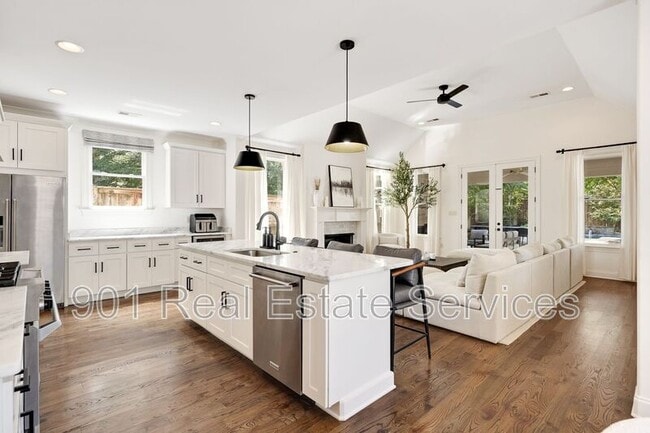 Building Photo - 299 Wilkinson Pl