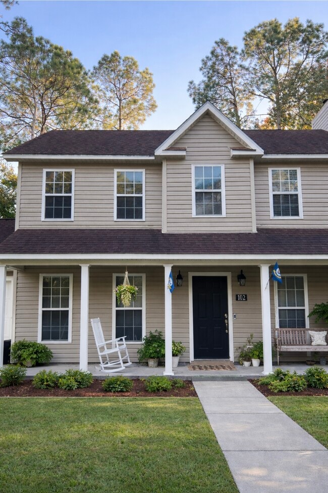 Building Photo - 102 Elliott Way