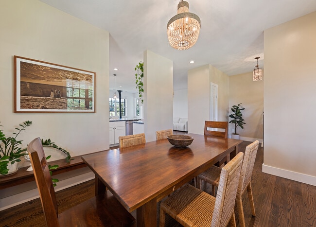 Building Photo - 179 Goldfinch Ln