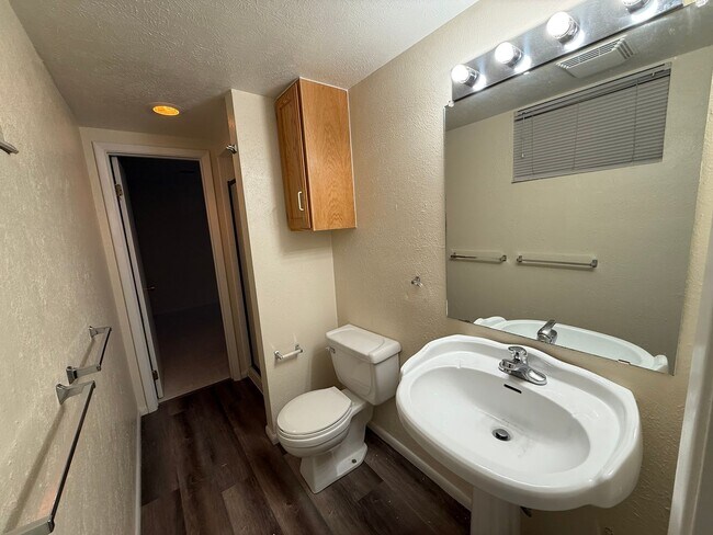 Building Photo - Perfect Table Mesa Family Home with Fully ...