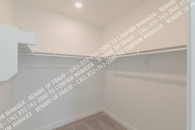 Building Photo - 346 Boroughbridge Dr