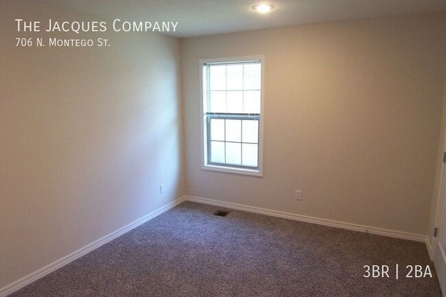 Building Photo - 706 N Montego St