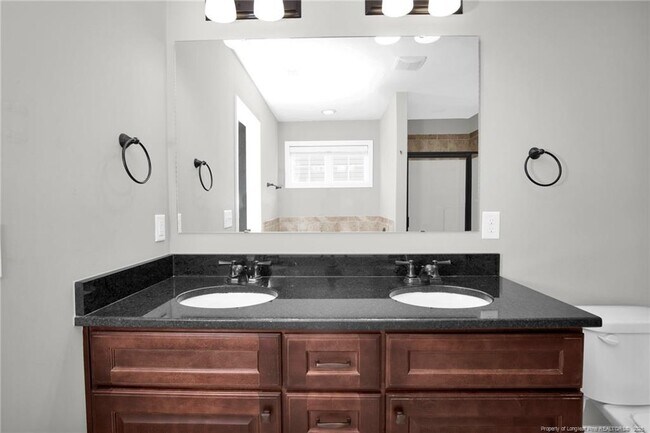 Building Photo - 110 Pinecrest Dr