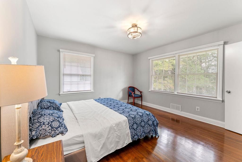 Building Photo - 1131 Custer Ave SE