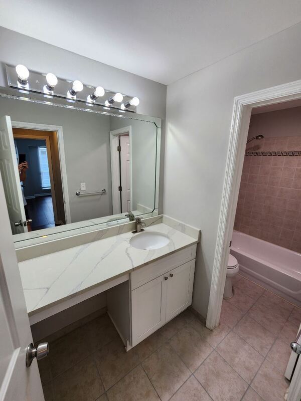 Building Photo - 322 Granville Ct