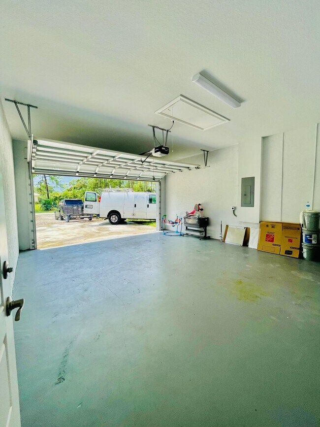 Building Photo - 17225 78th Rd N