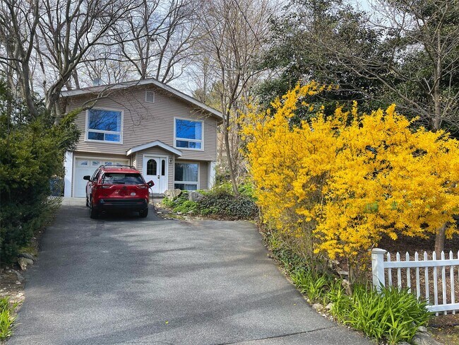 Primary Photo - 3 Benders Dr
